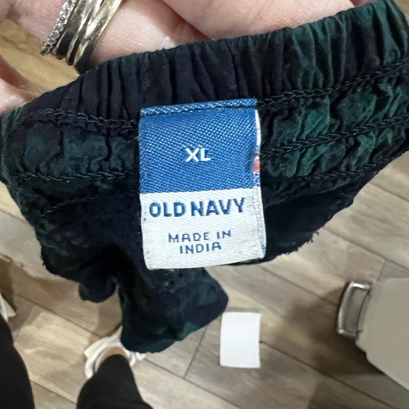 Winter festive plaid Old Navy Navy and Green Checkered Blouse - Picture 2 of 7